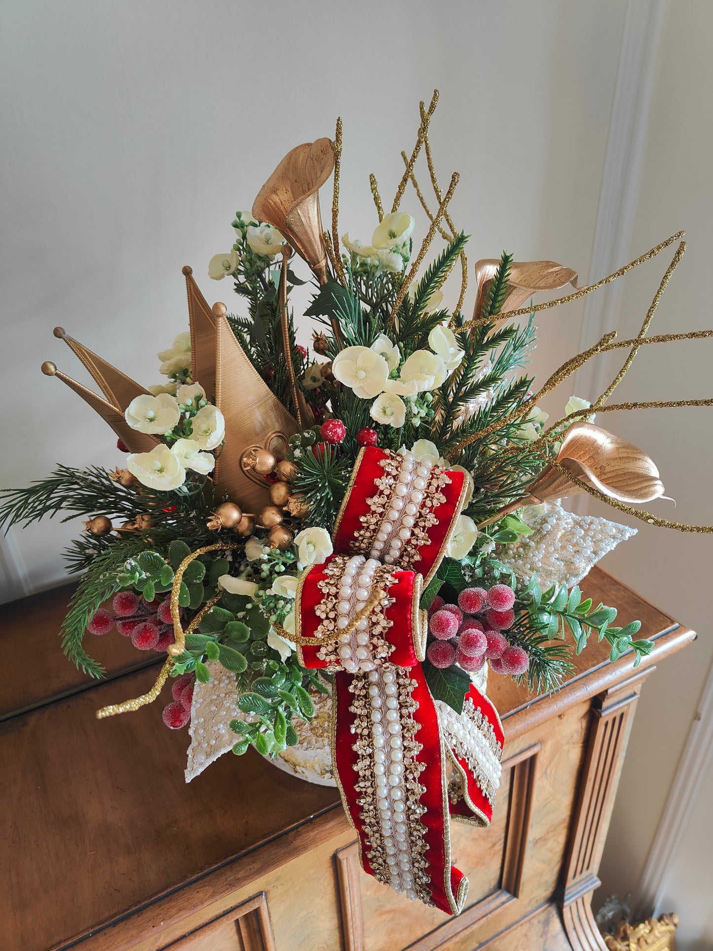 Christmas tablecentre luxury ivory red gold arrangement centrepiece