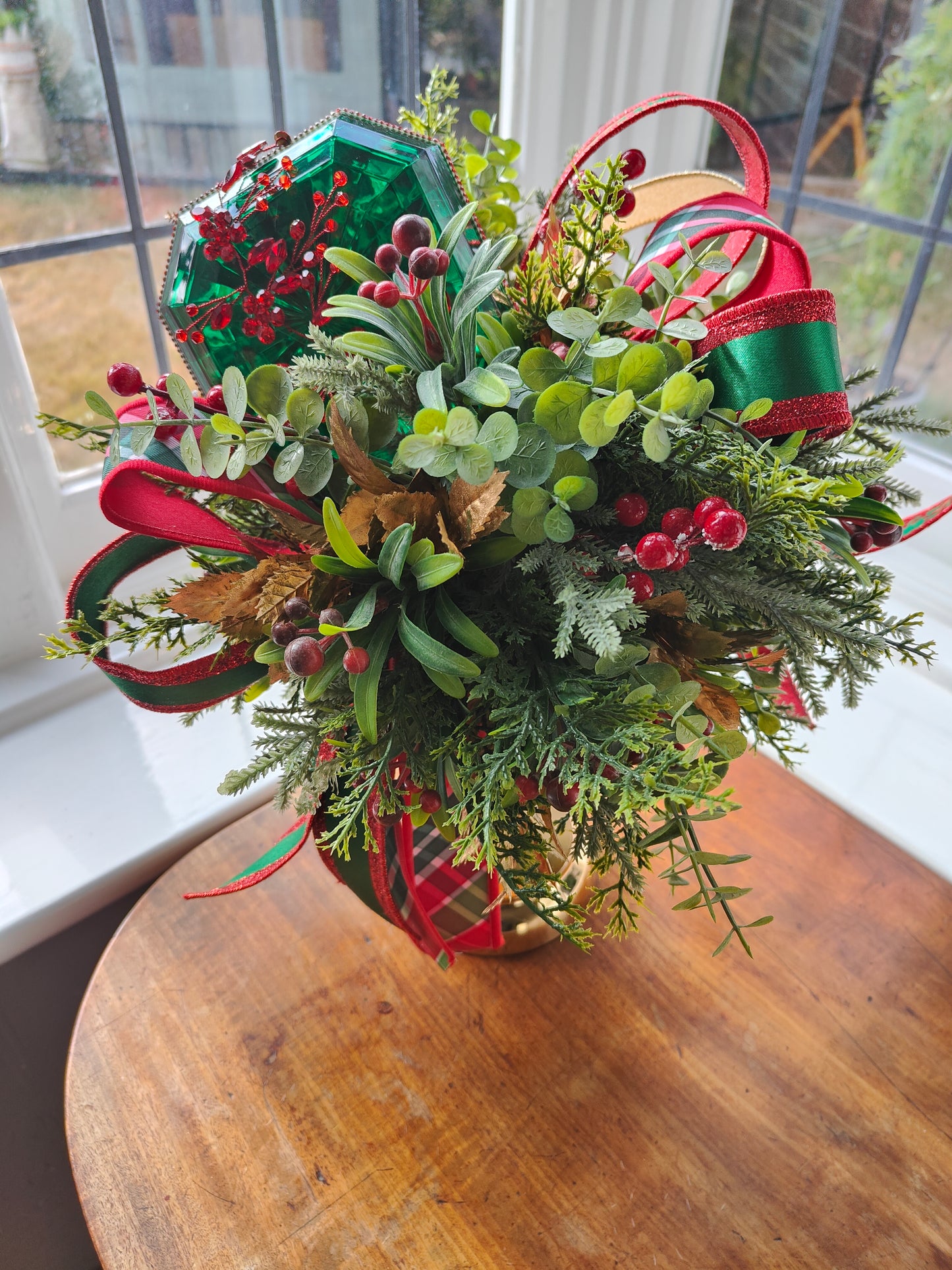 Christmas arrangement decoration tablecentre pedestal gold vase traditional centrepiece