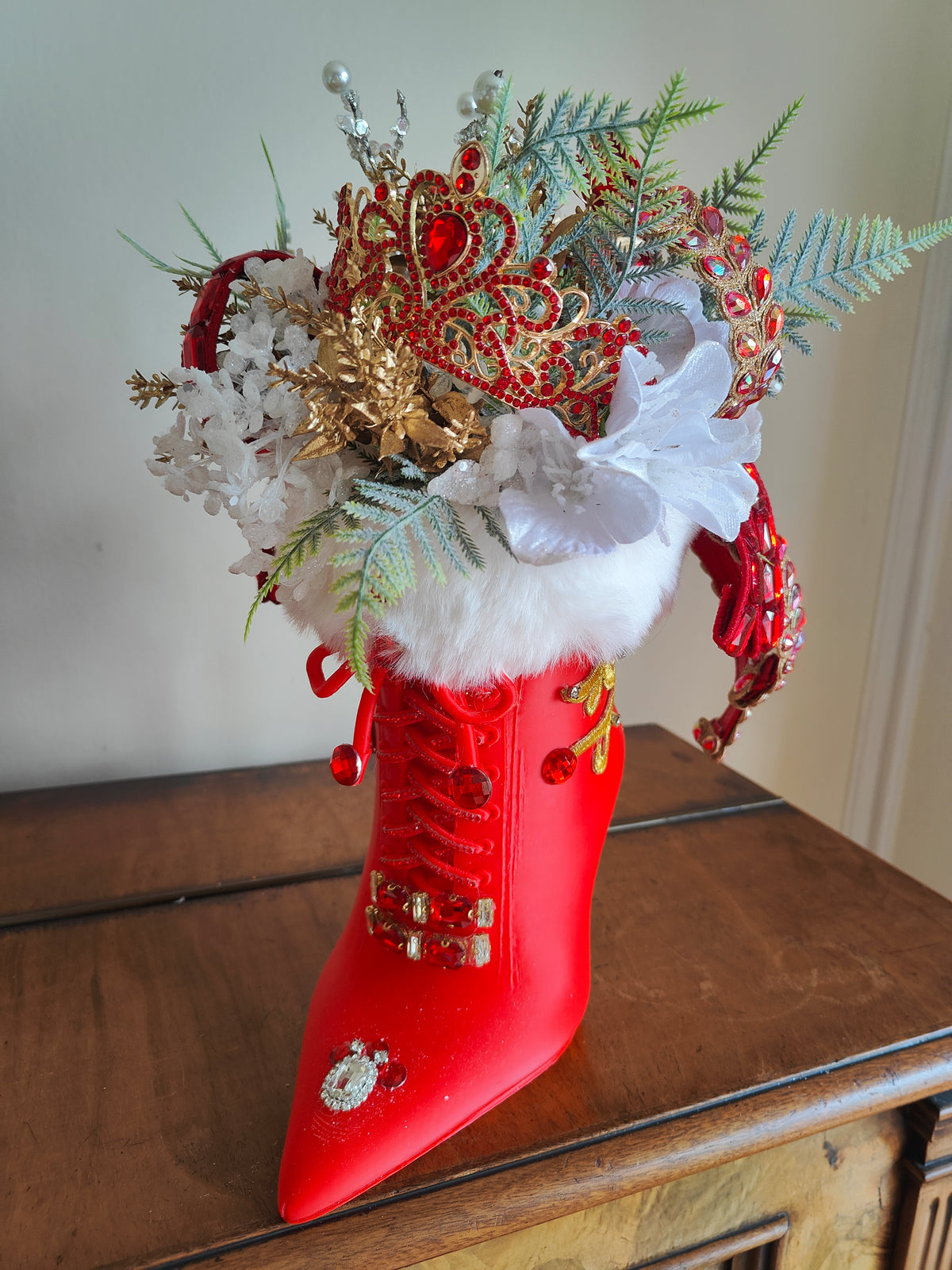 Red shoe Mrs Claus boot
