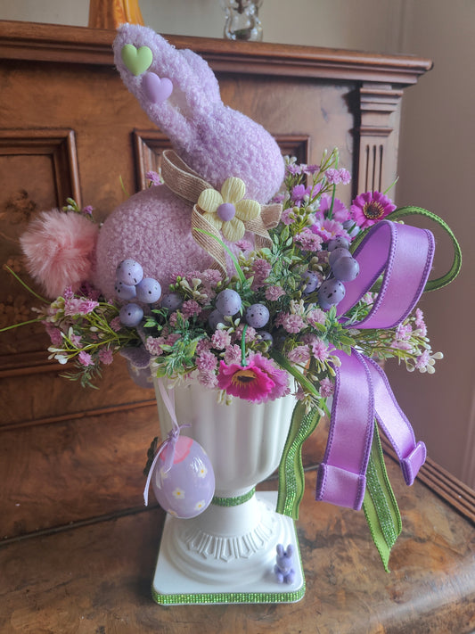 Easter centrepiece decoration bunny lavender and green tablecentre arrangement