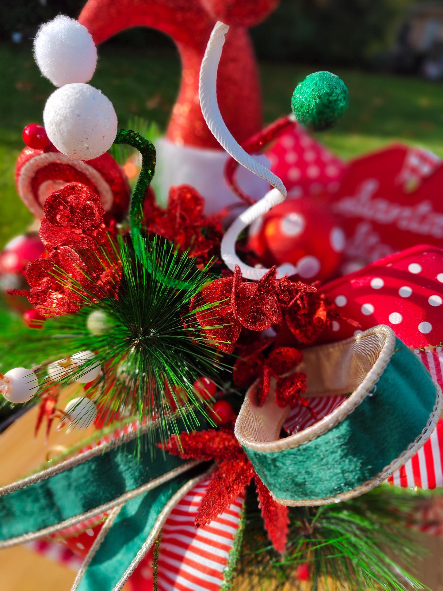 Sleigh Christmas decoration Santa red gold sleigh decor