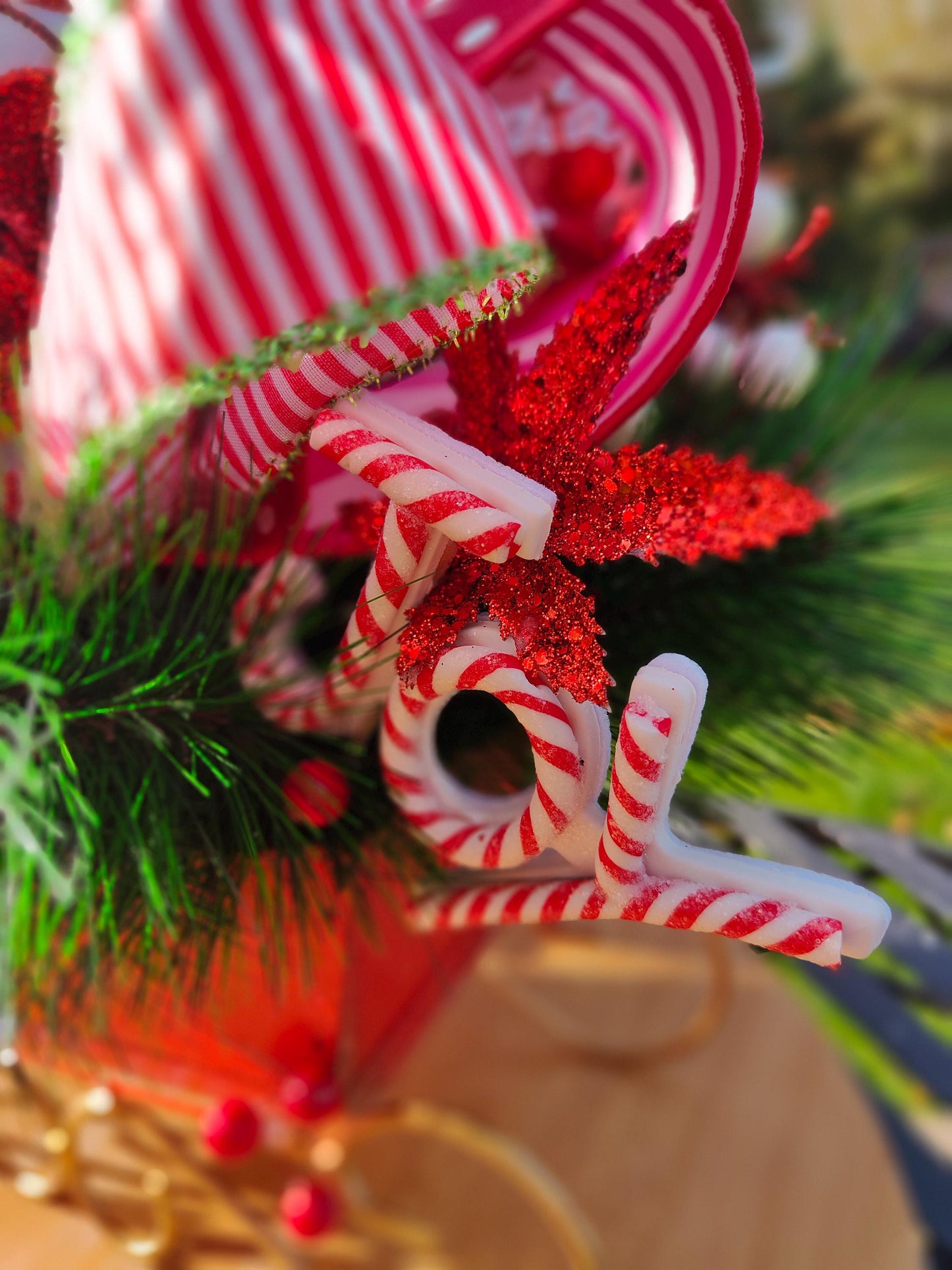 Sleigh Christmas decoration Santa red gold sleigh decor