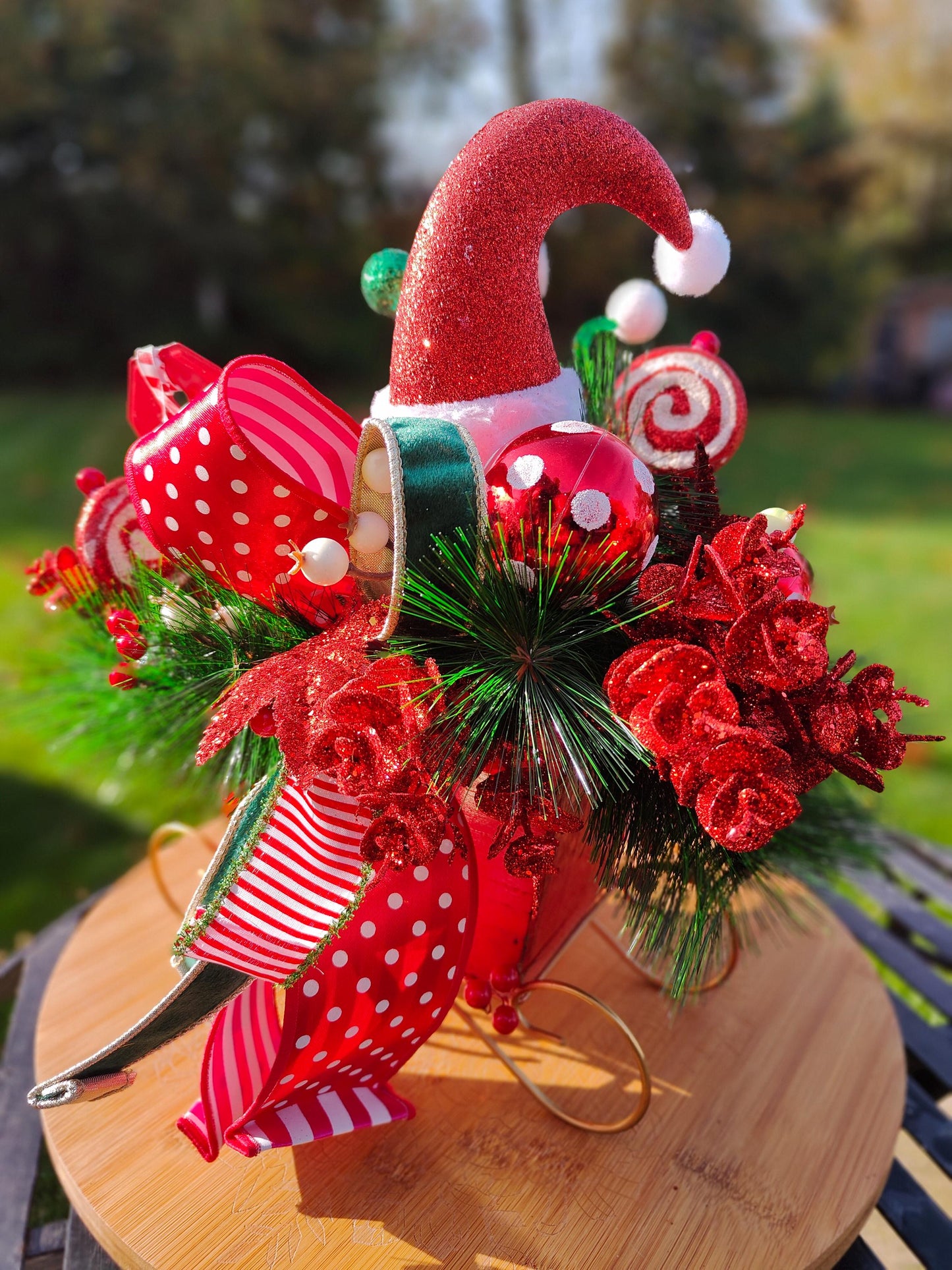 Sleigh Christmas decoration Santa red gold sleigh decor