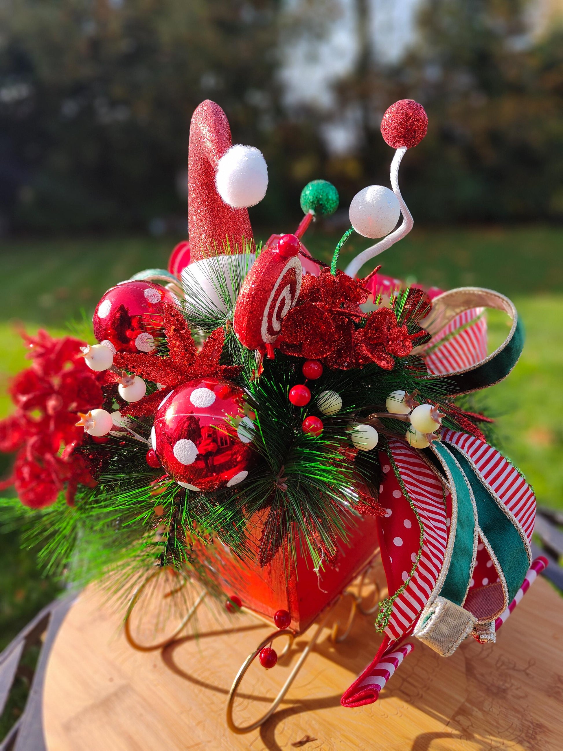 Sleigh Christmas decoration Santa red gold sleigh decor