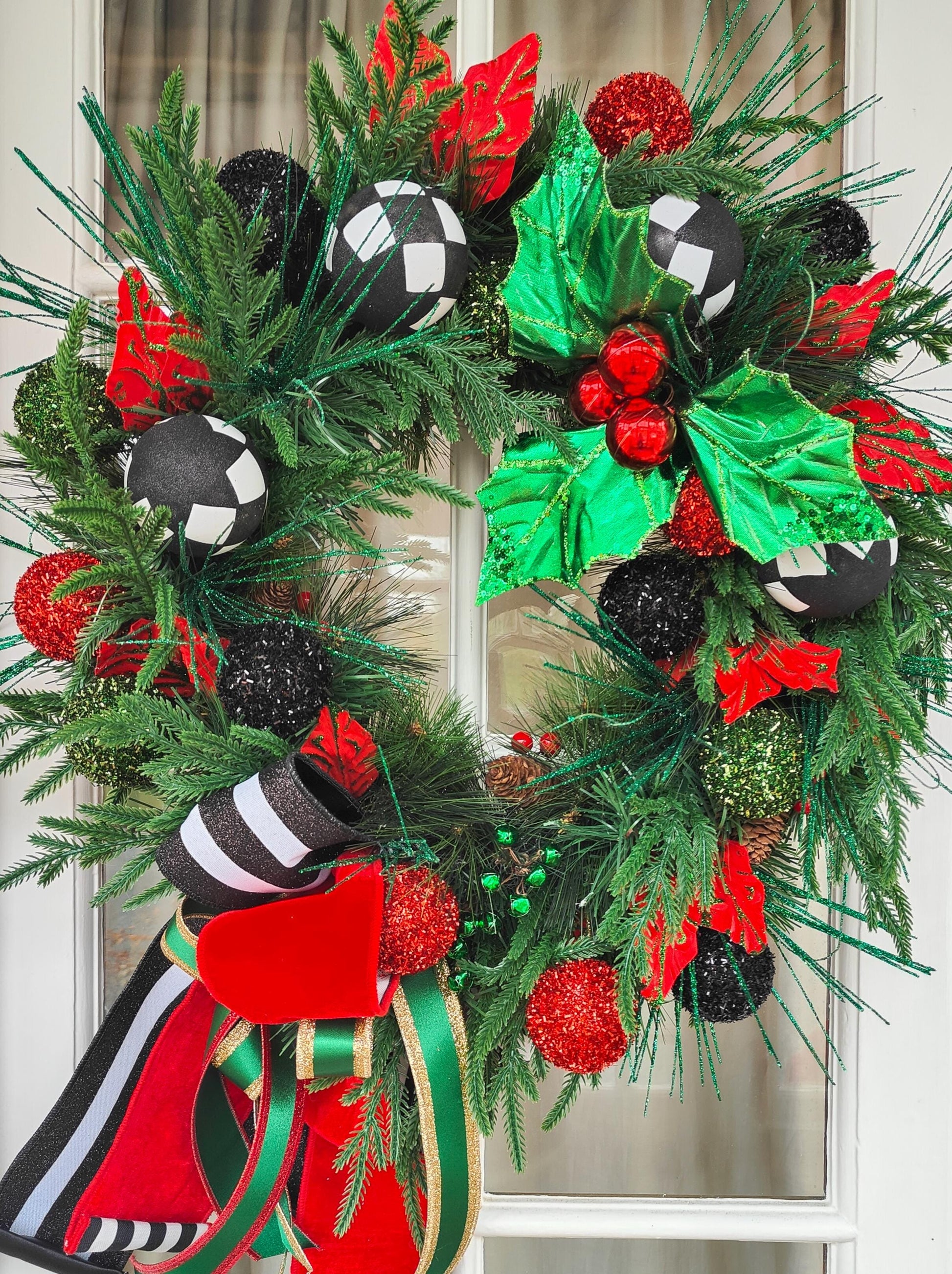 Christmas wreath green red black harlequin large 65cm
