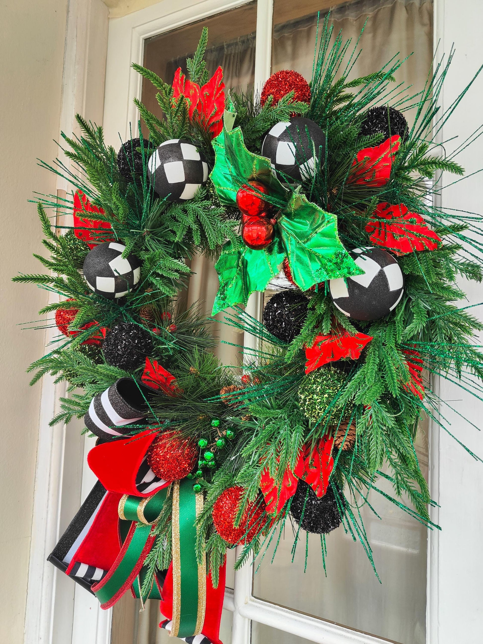Christmas wreath green red black harlequin large 65cm