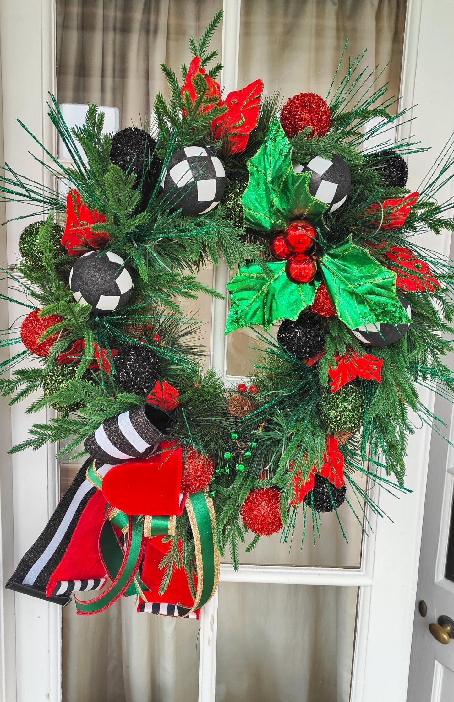 Christmas wreath green red black harlequin large 65cm