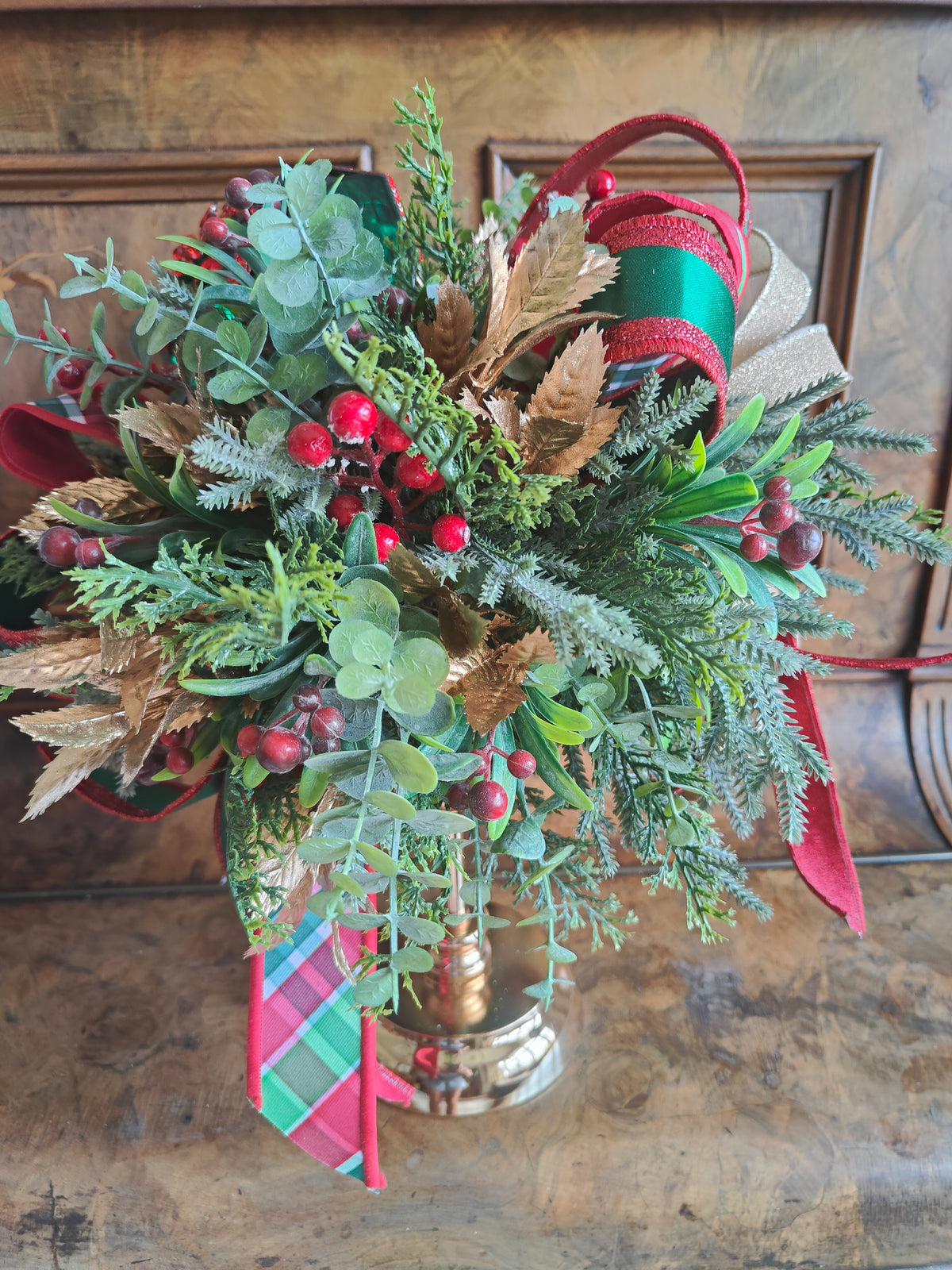 Christmas arrangement decoration tablecentre pedestal gold vase traditional centrepiece