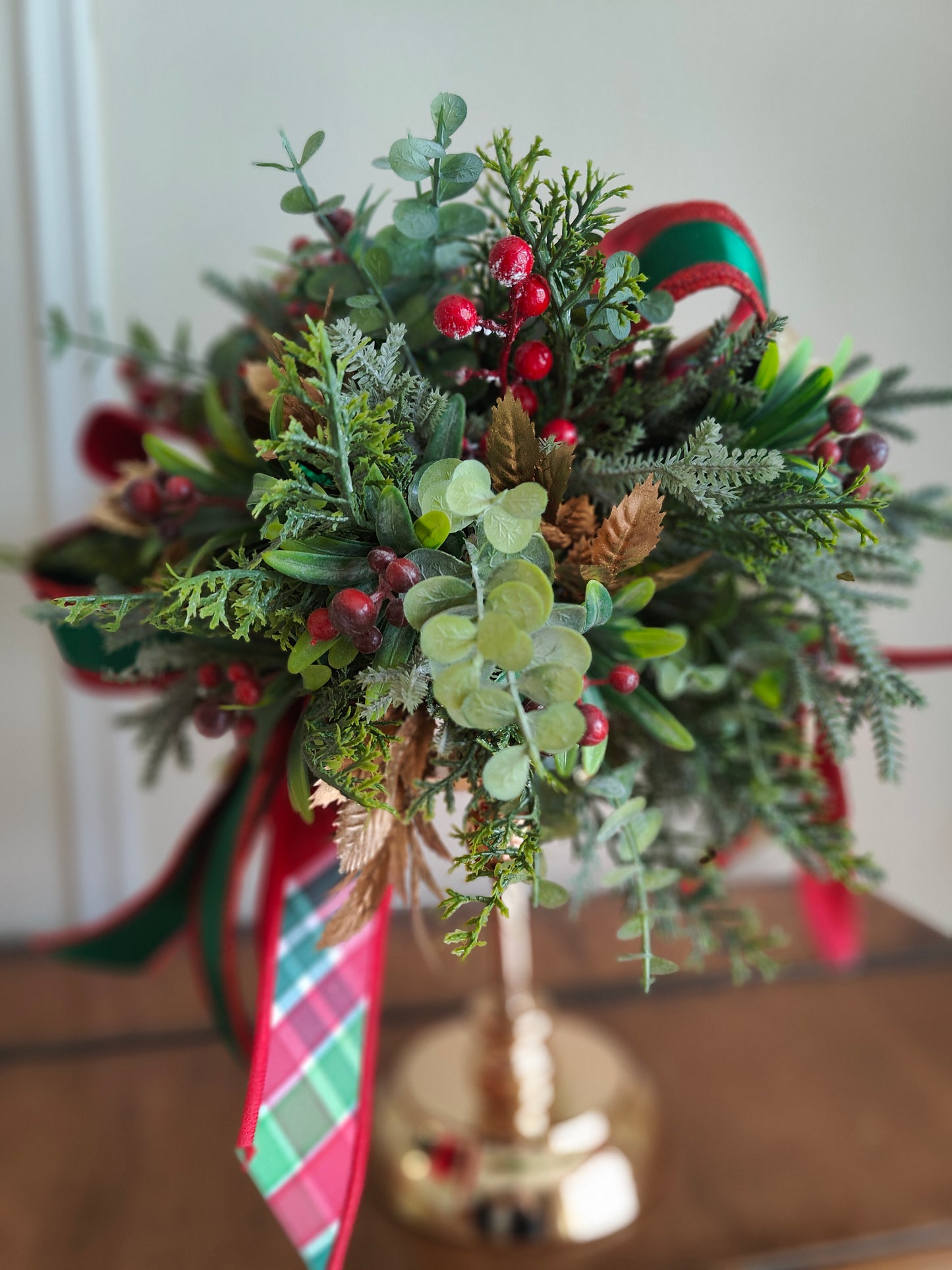 Christmas arrangement decoration tablecentre pedestal gold vase traditional centrepiece