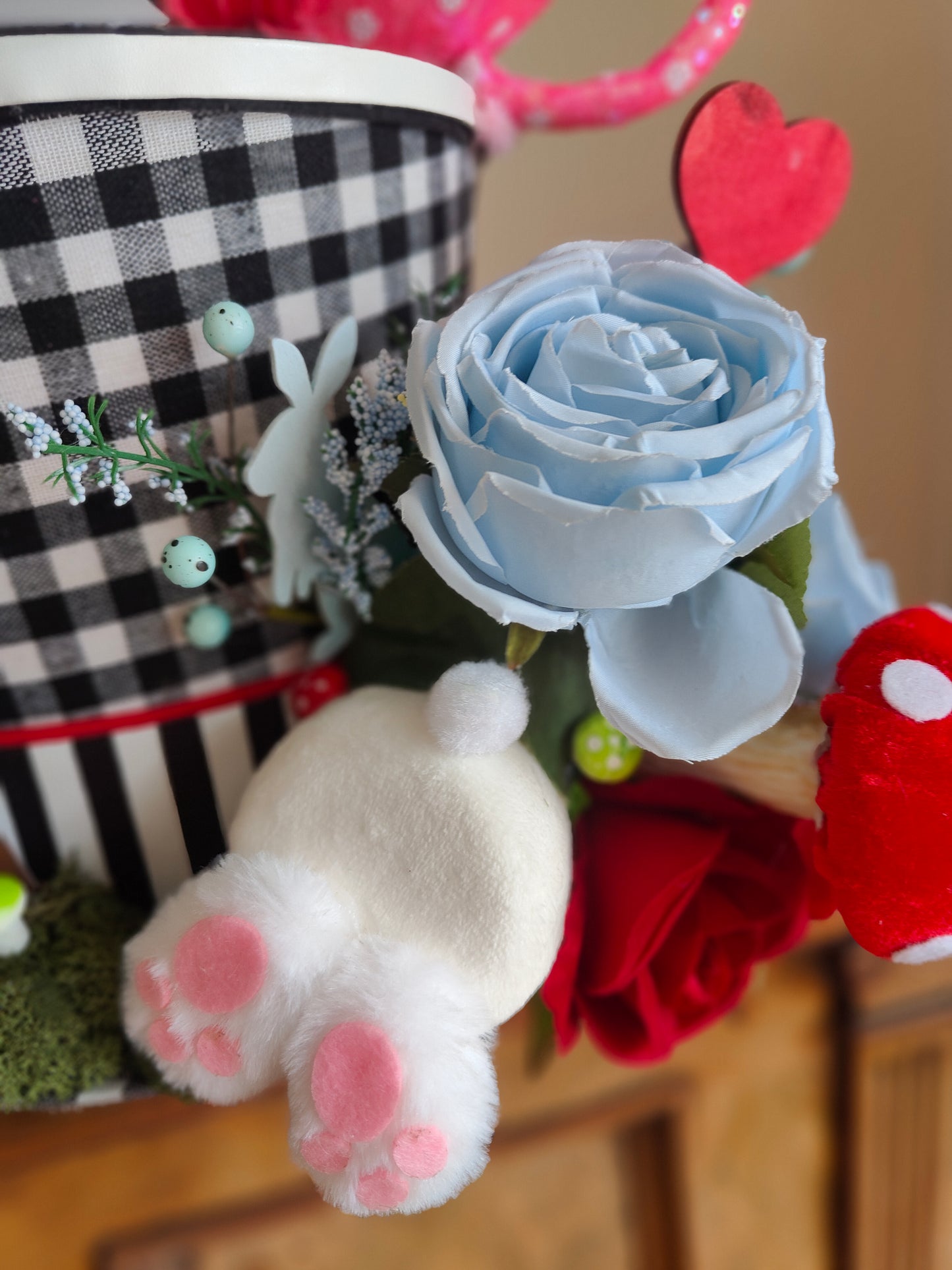 Alice in Wonderland centrepiece ornament party decoration theme top hat blue and red Mad Hatter wedding decor