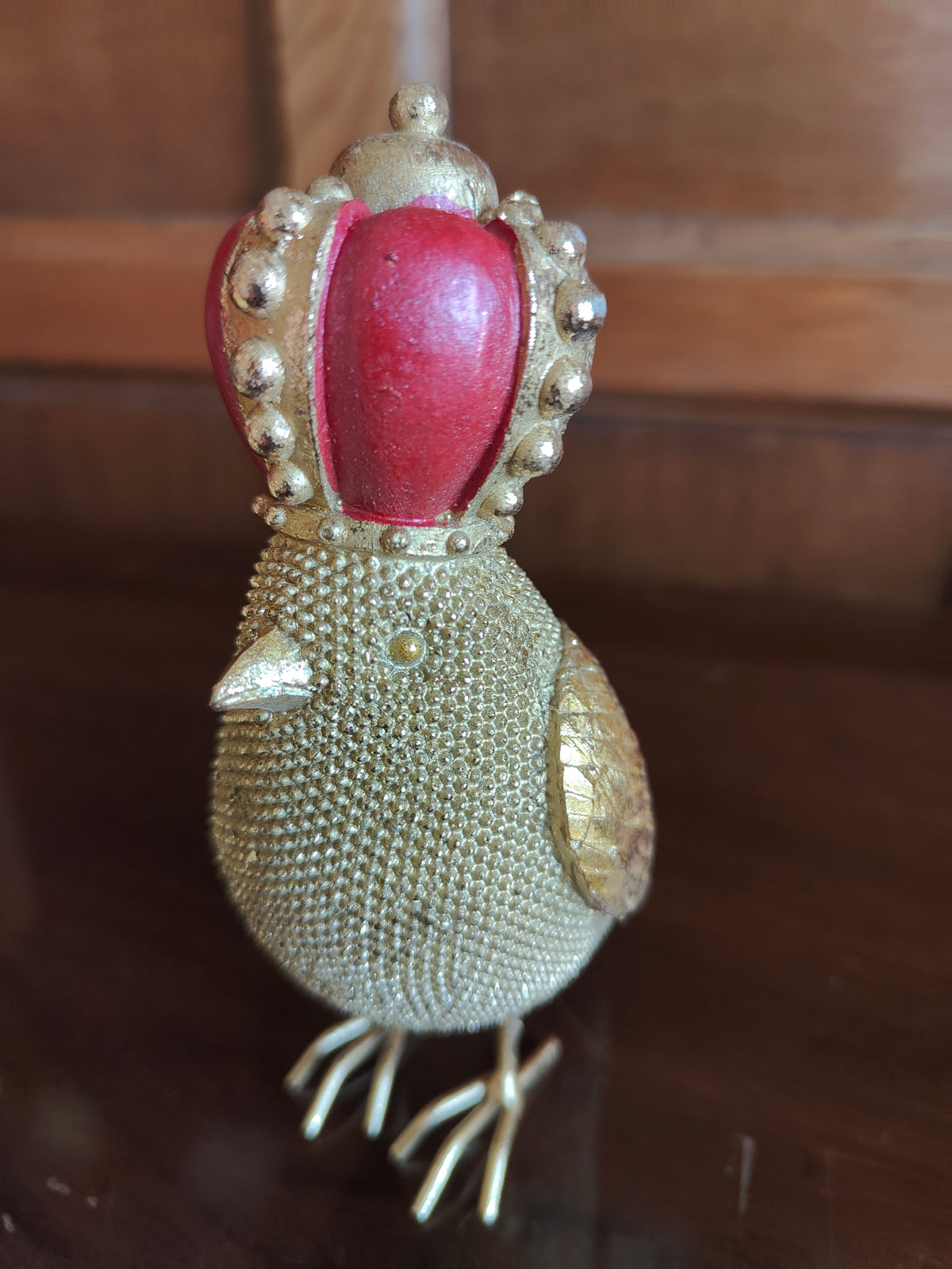 Pair of robins gold regal crowns