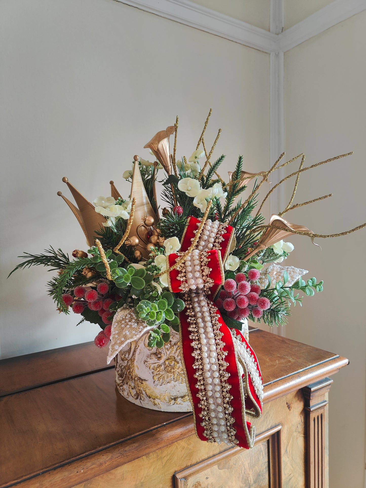 Christmas tablecentre luxury ivory red gold arrangement centrepiece
