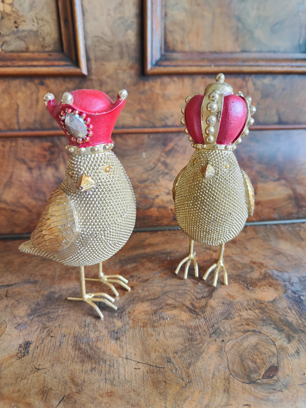 Pair of robins gold regal crowns
