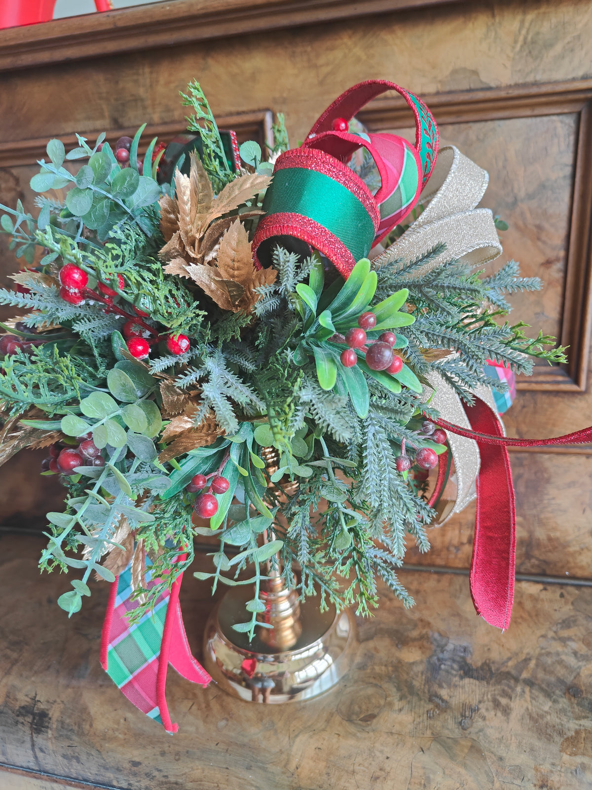 Christmas arrangement decoration tablecentre pedestal gold vase traditional centrepiece