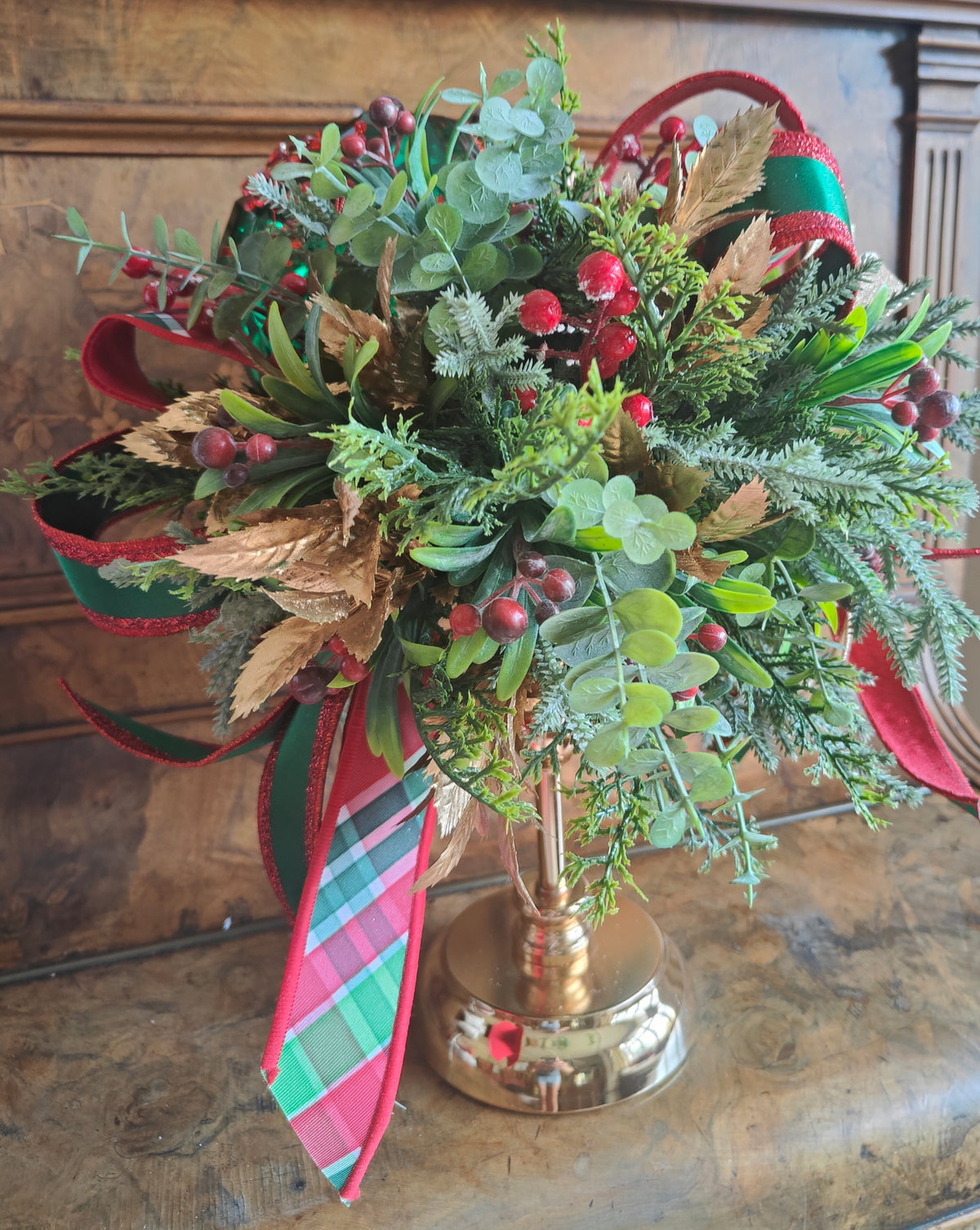 Christmas arrangement decoration tablecentre pedestal gold vase traditional centrepiece