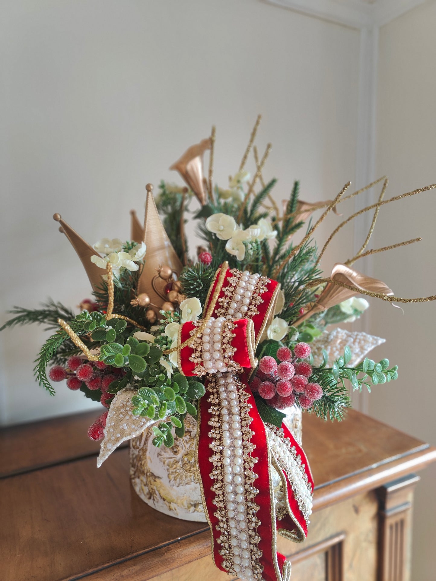 Christmas tablecentre luxury ivory red gold arrangement centrepiece
