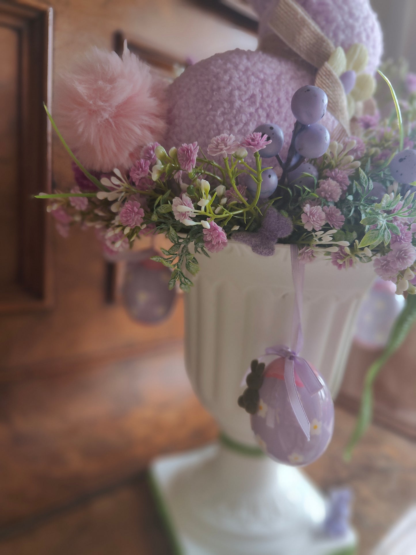 Easter centrepiece decoration bunny lavender and green tablecentre arrangement
