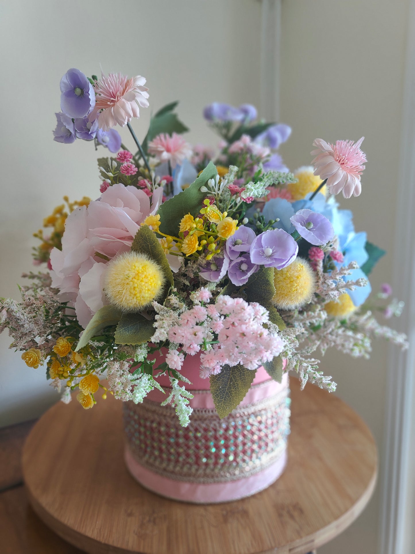 Pastel flowers artificial centrepiece box tablecentre decoration Easter Spring florals