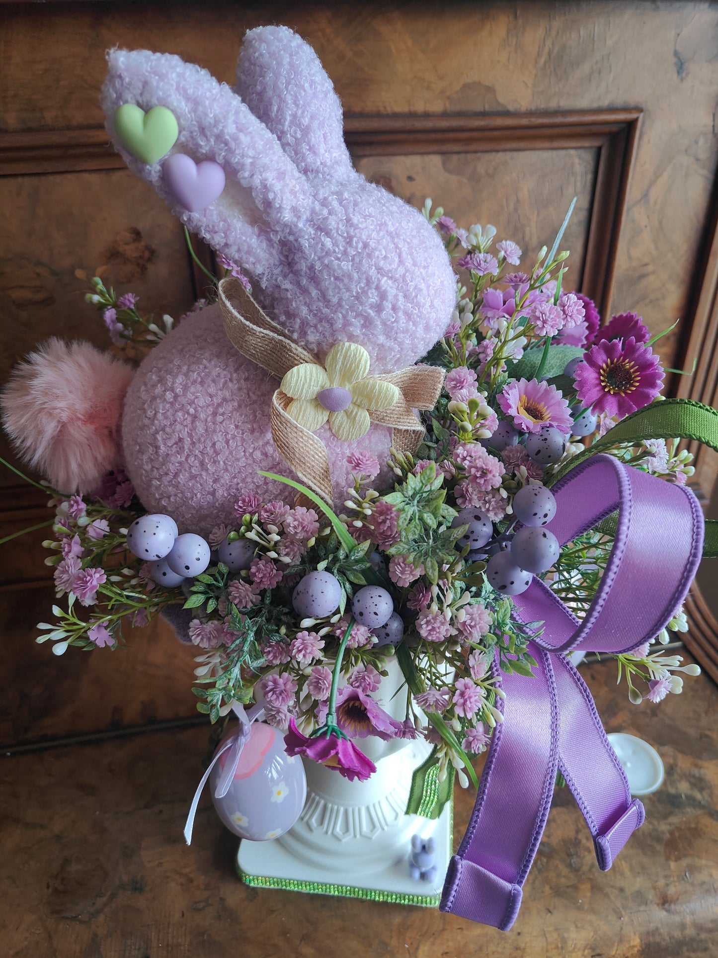 Easter centrepiece decoration bunny lavender and green tablecentre arrangement