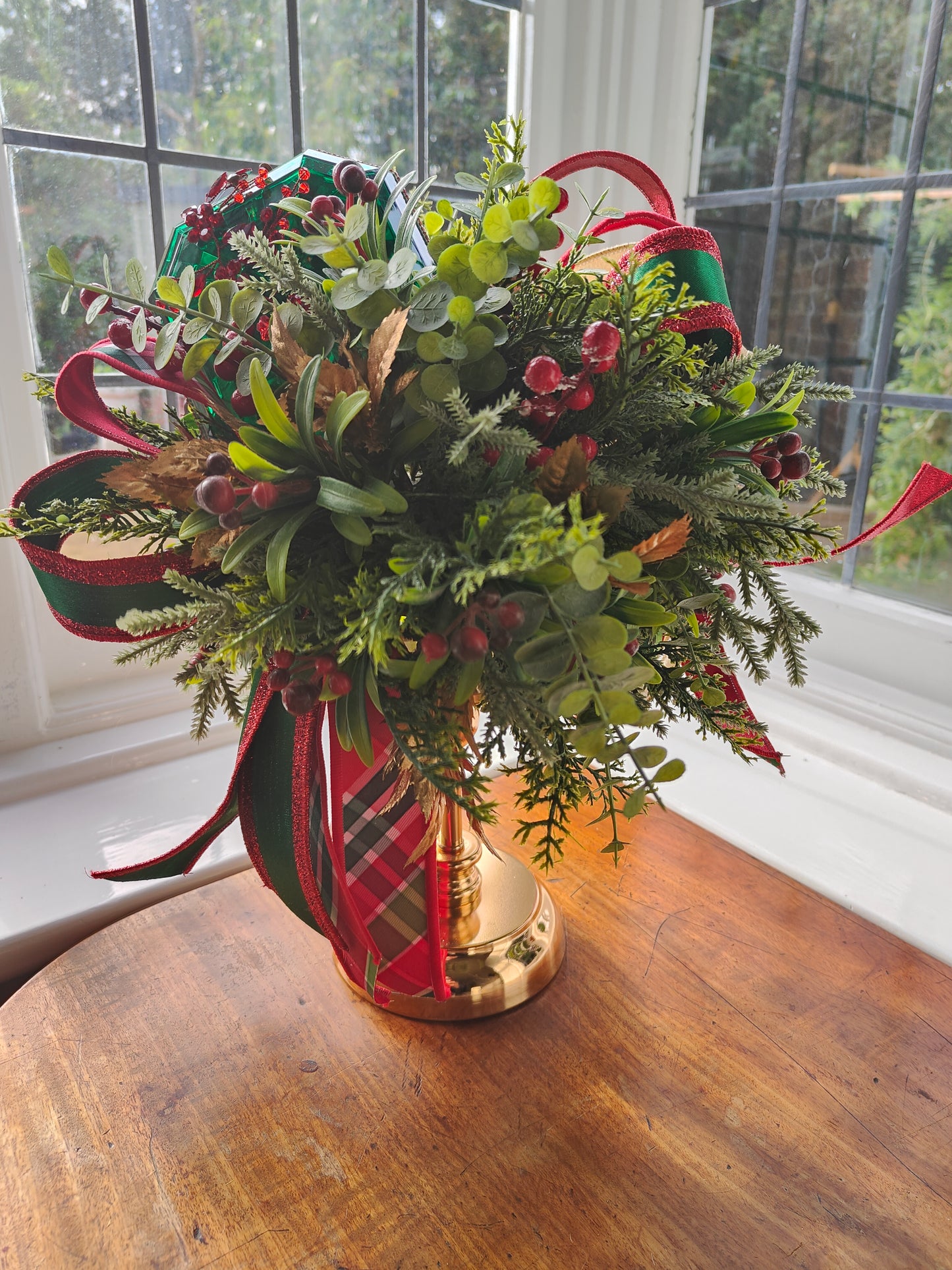 Christmas arrangement decoration tablecentre pedestal gold vase traditional centrepiece
