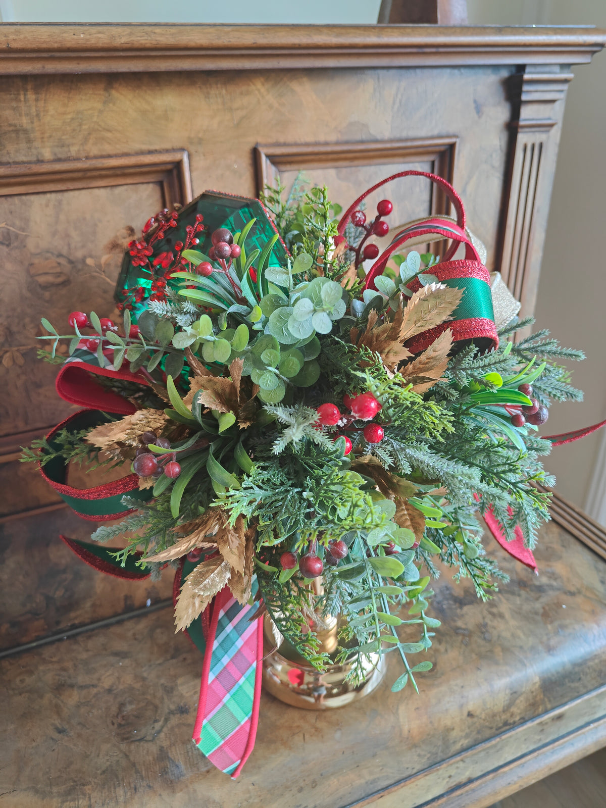 Christmas arrangement decoration tablecentre pedestal gold vase traditional centrepiece