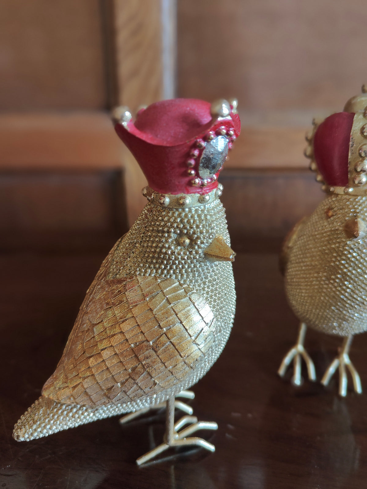 Pair of robins gold regal crowns