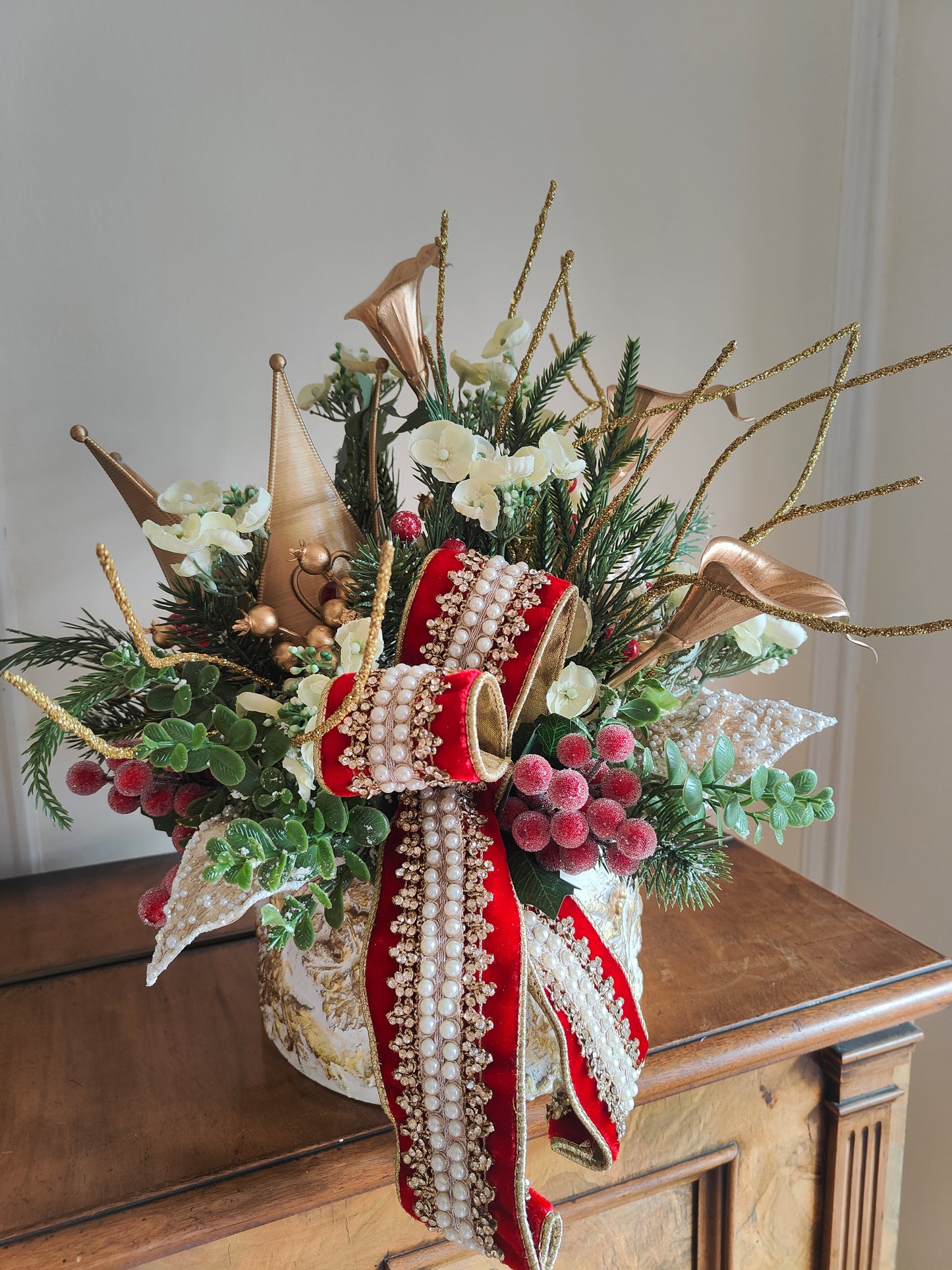 Christmas tablecentre luxury ivory red gold arrangement centrepiece
