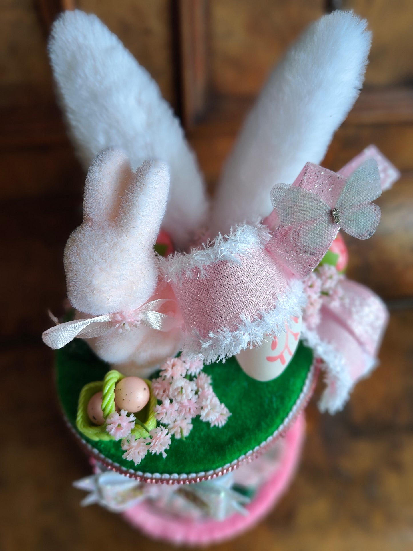 Easter centrepiece decoration bunny top hat