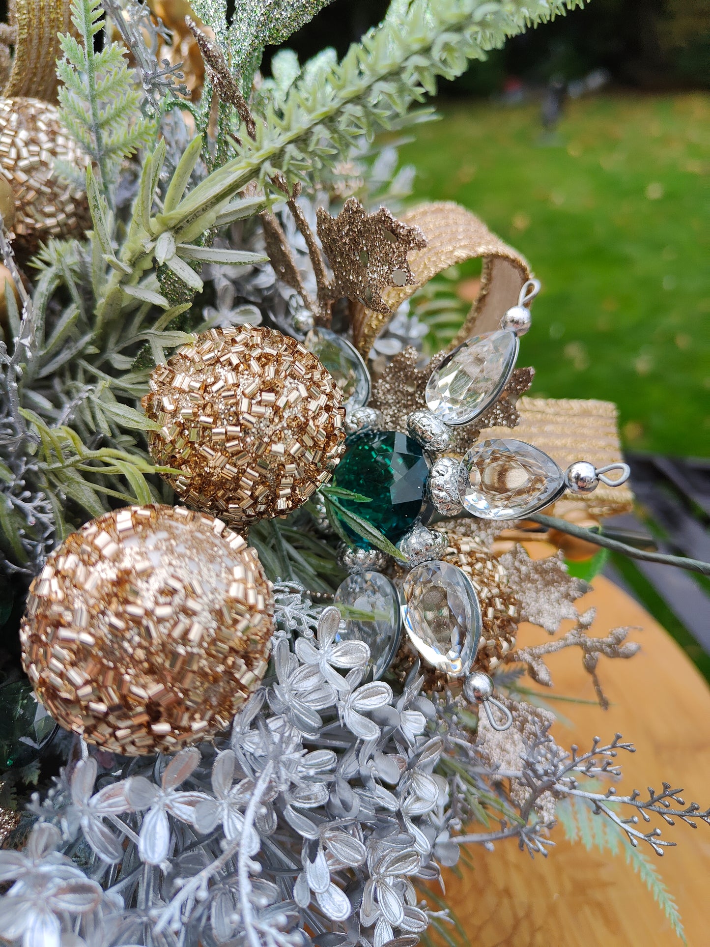 Christmas decoration sleigh gold silver tablecentre arrangement