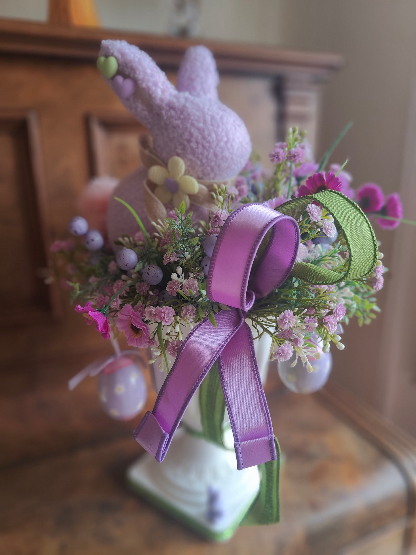 Easter centrepiece decoration bunny lavender and green tablecentre arrangement
